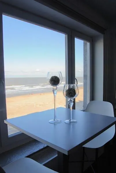 דירה Modern Appartement Op De Zeedijk Met 2 Slaapkamers Te Oostende